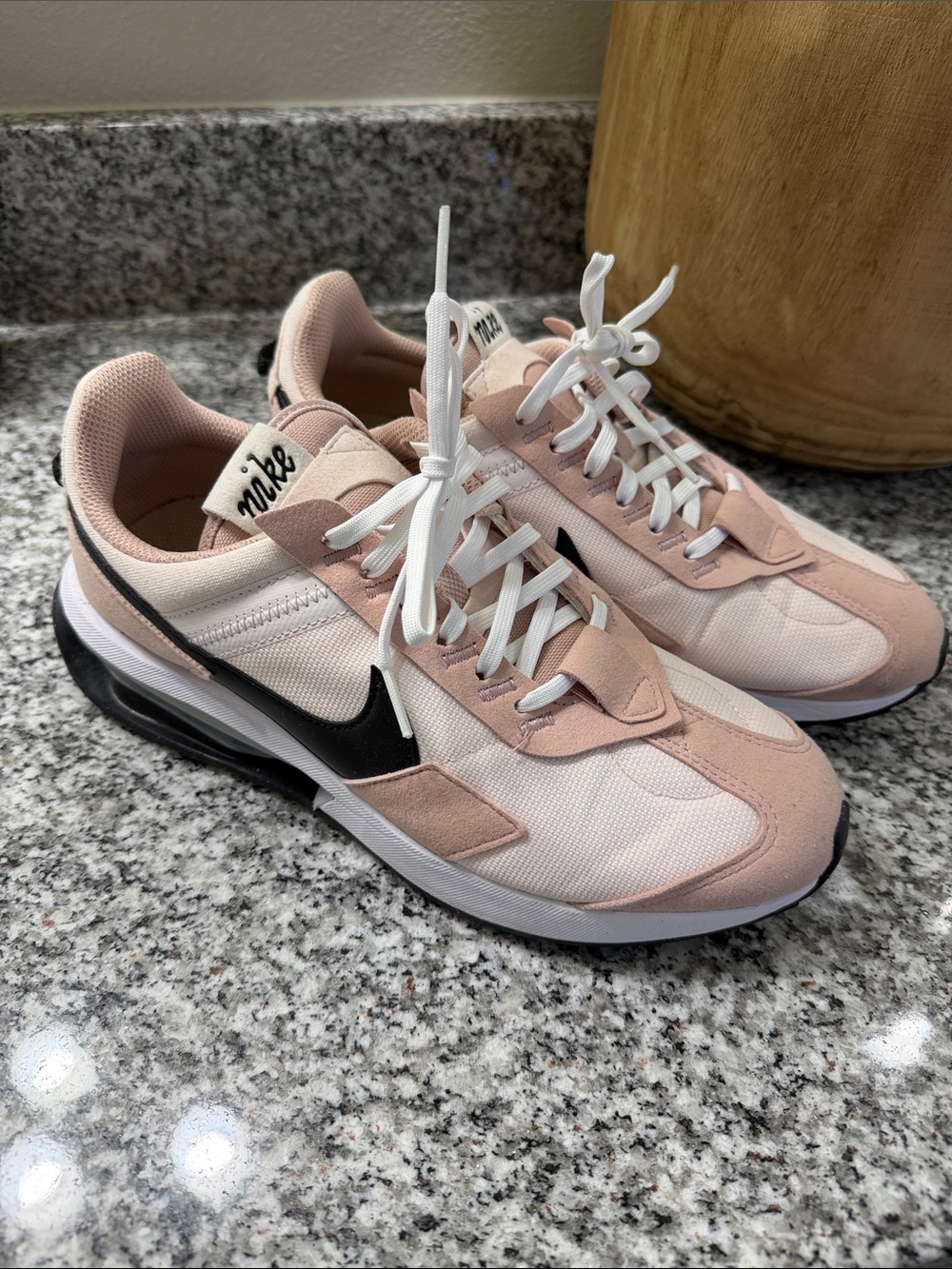 Nike Women's Blush Pink and Black Casual Sneakers